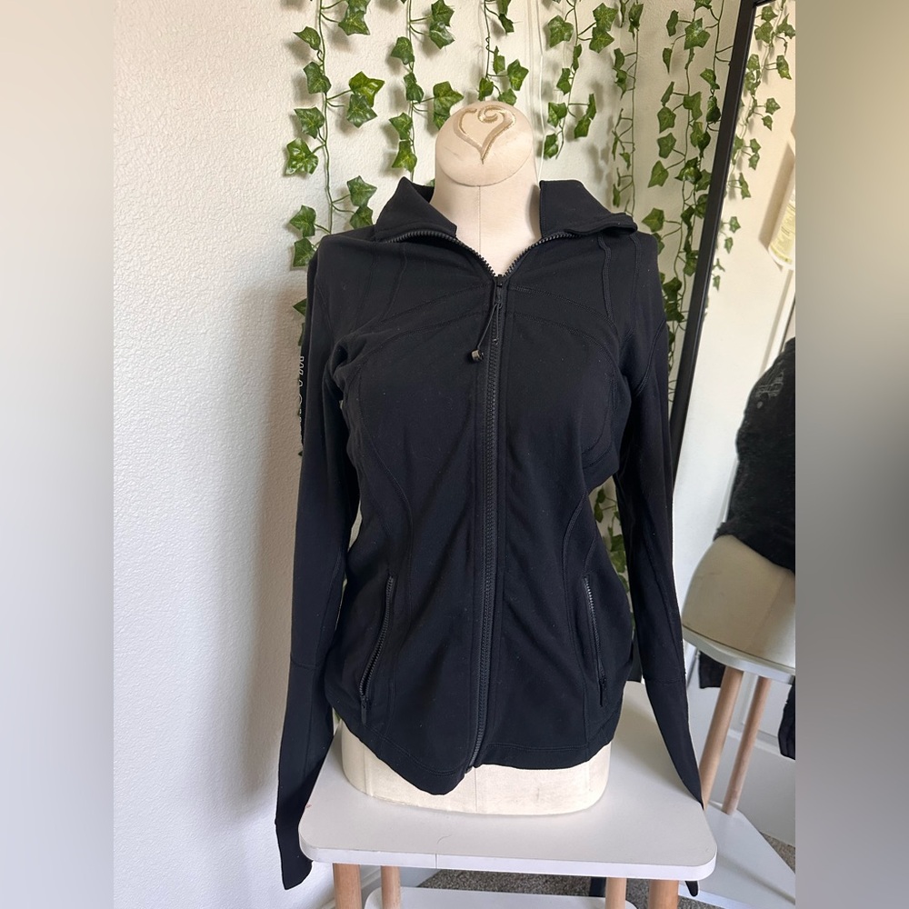 Lululemon Define jacket Washington rare 8 preppy quiet luxury black white trendy